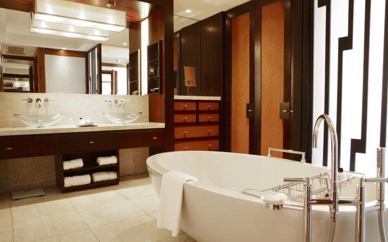 One&Only Cape Town accomodation_marinaharbourroom_bathroomangle1