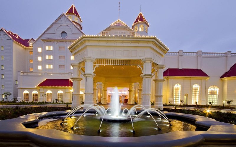 The Boardwalk Hotel fountain
