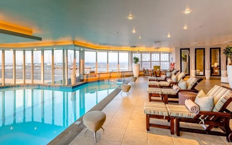 indoor-pool-lounge-area