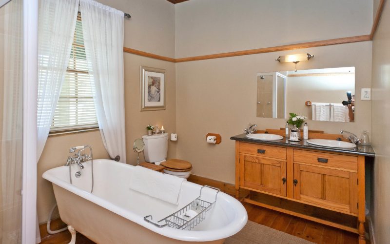 la_plume_-_plume_cottage_-_plumes_bathroom