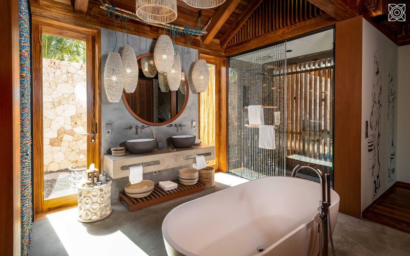 luxury-villa-bathroom