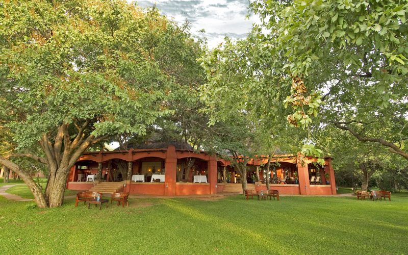 sanctuary-chobe-chilwero-main-area